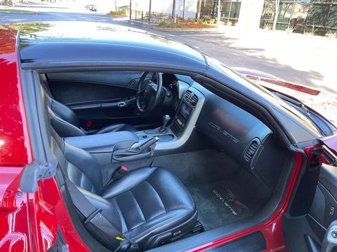 Used 2005 Chevrolet Corvette image 12
