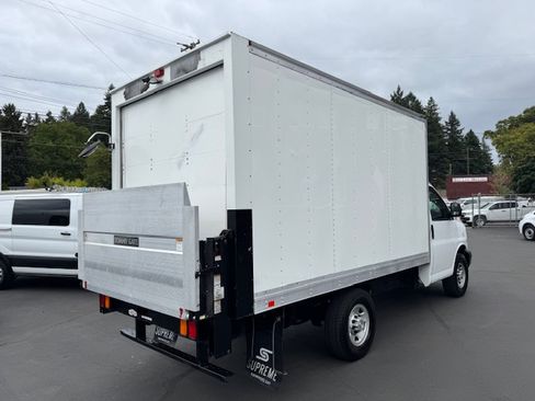 Used 2020 Chevrolet Express 3500 image 9