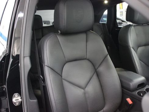 Used 2023 Porsche Macan UNAVAIL AWD/4WD image 48