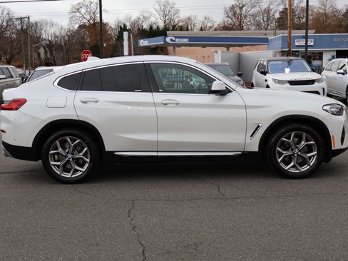Used 2022 BMW X4 xDrive30i image 9