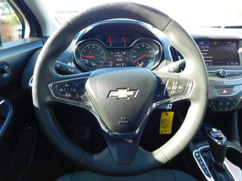 Used 2019 Chevrolet Cruze LS image 13