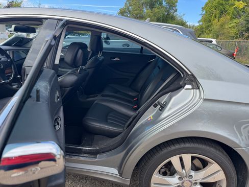 Used 2010 Mercedes-Benz CLS 550 image 6