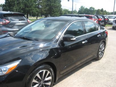 Used 2016 Nissan Altima Sedan w/ Premium Pkg