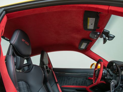 Used 2018 Porsche 911 GT2 RS image 35