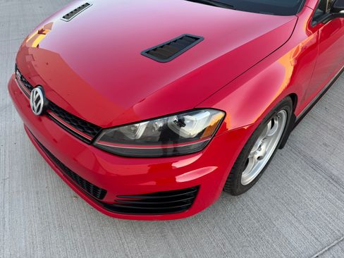 Used 2017 Volkswagen GTI Sport image 2