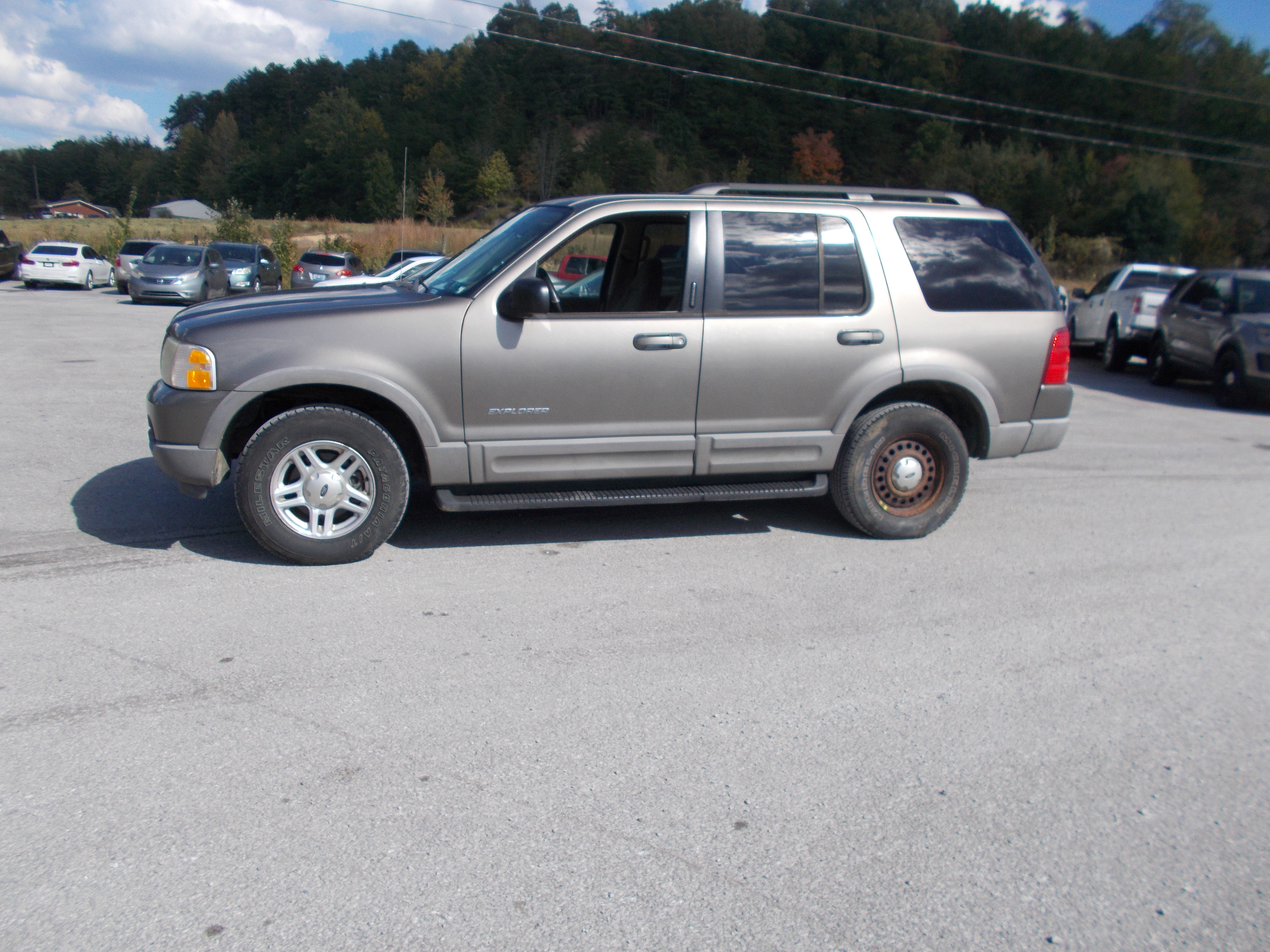 Used 2002 Ford Explorer 4WD XLT image 1
