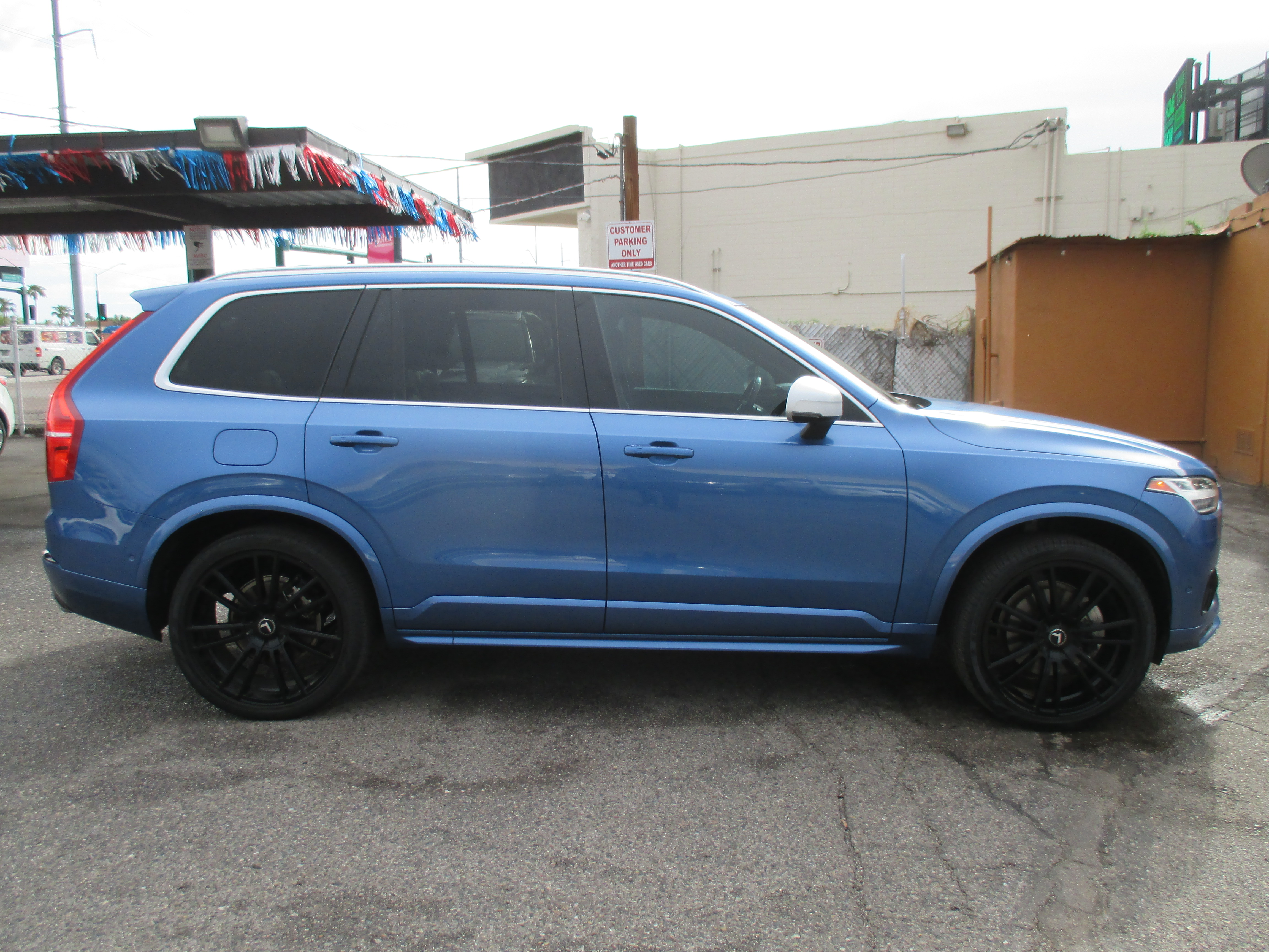 Used 2019 Volvo XC90 AWD T5 R-Design image 1