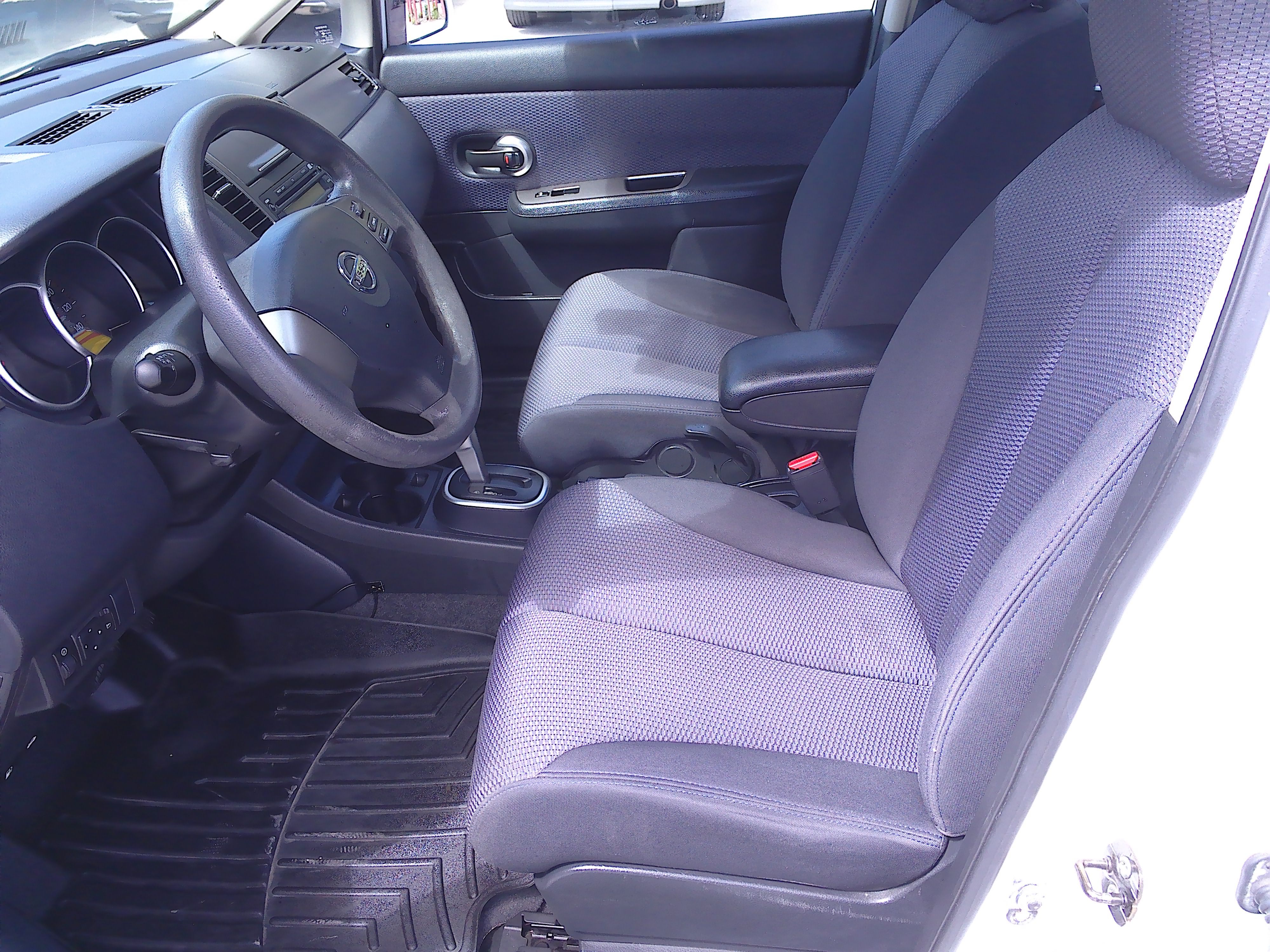 Used 2007 Nissan Versa 1.8 S FWD image 7