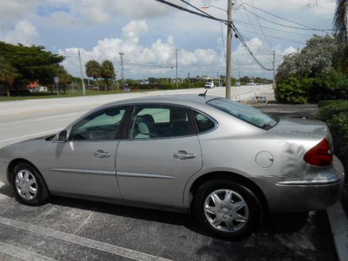 Used 2007 Buick LaCrosse CX FWD image 19
