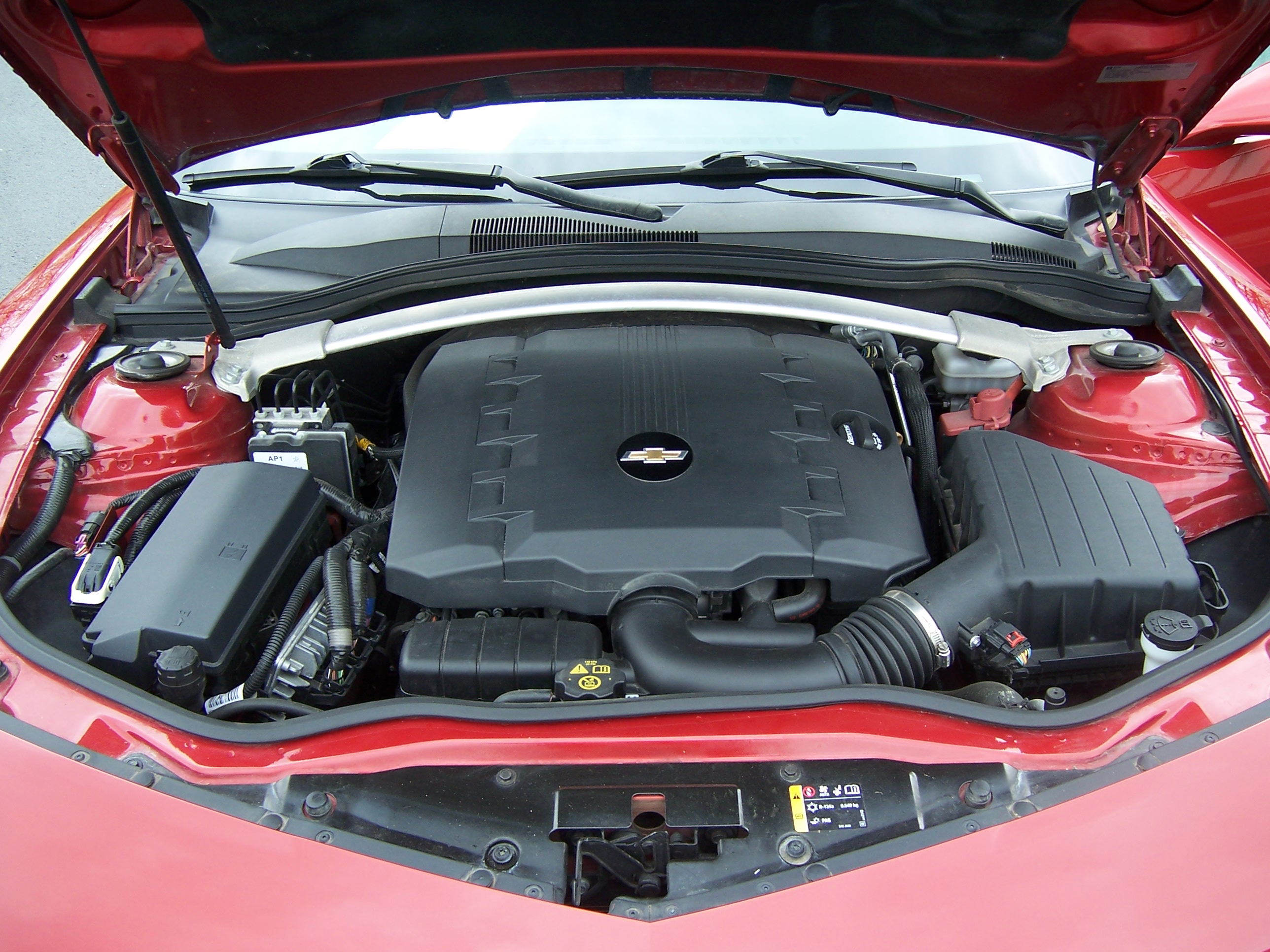Used 2015 Chevrolet Camaro LT RWD image 8