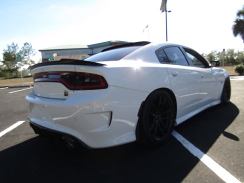 Used 2020 Dodge Charger Scat Pack image 5