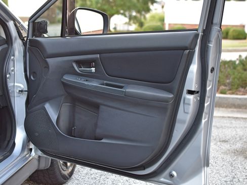 Used 2014 Subaru XV Crosstrek 2.0i Premium image 35