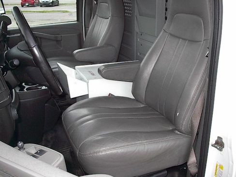 Used 2020 Chevrolet Express 3500 UNAVAIL RWD image 11