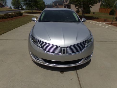Used 2015 Lincoln MKZ image 8