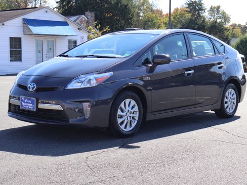 Used 2013 Toyota Prius image 4
