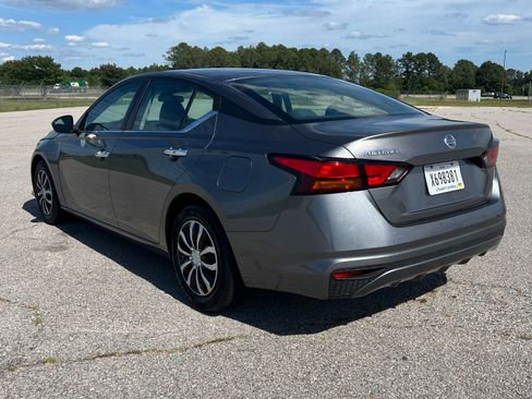 Used 2022 Nissan Altima 2.5 S FWD image 9