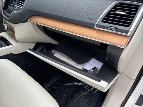 Used 2021 Volvo XC90 T6 Momentum image 47