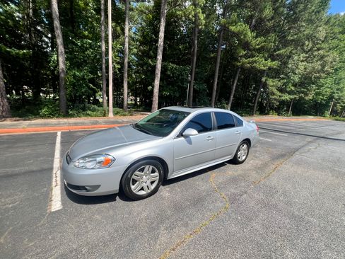 Used 2011 Chevrolet Impala LT w/ 1LT FWD image 3