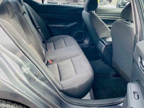 Used 2024 Nissan Altima 2.5 S image 14