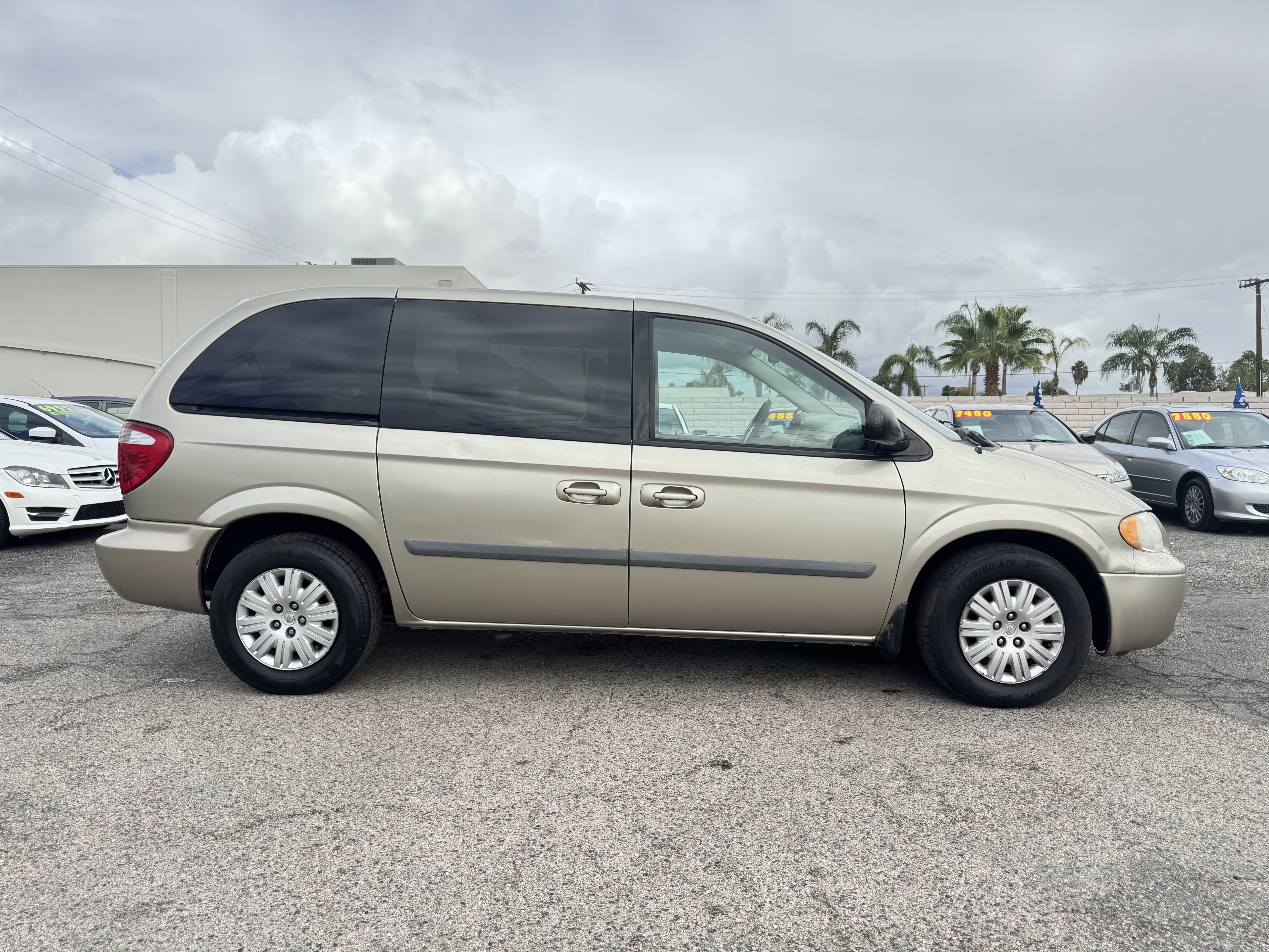 Used 2006 Chrysler Town & Country UNAVAIL FWD image 11