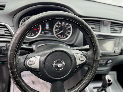 Used 2016 Nissan Sentra SV image 10