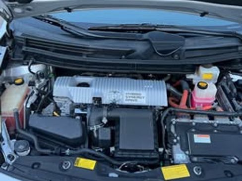 Used 2014 Toyota Prius Two image 18