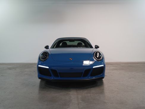 Used 2018 Porsche 911 Targa 4 GTS image 15