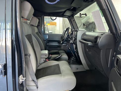 Used 2008 Jeep Wrangler Unlimited X image 16