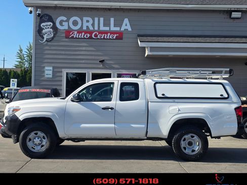 Used 2018 Toyota Tacoma 2WD Access Cab image 4