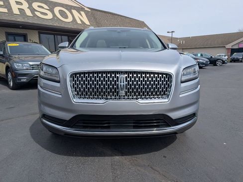 Used 2022 Lincoln Nautilus Reserve image 3