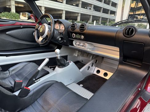 Used 2005 Lotus Elise RWD image 8