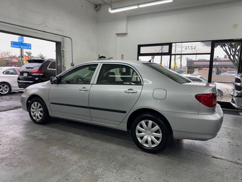 Used 2005 Toyota Corolla CE image 2
