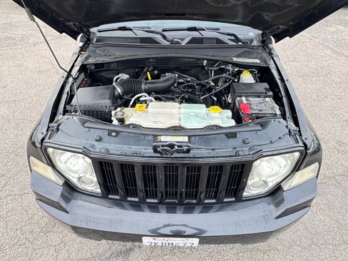 Used 2012 Jeep Liberty Sport image 25