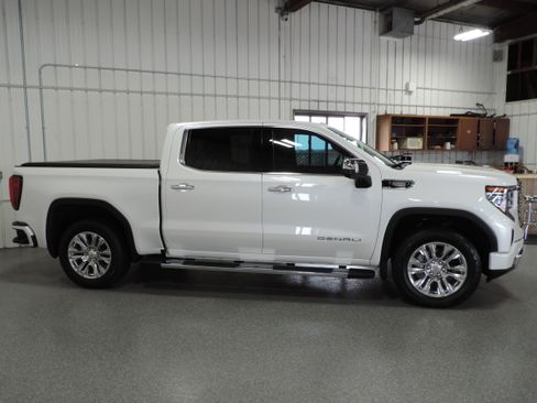 Used 2025 GMC Sierra 1500 4x4 Crew Cab Denali image 14