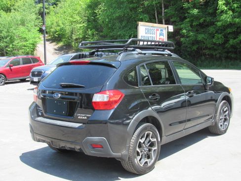 Used 2017 Subaru Crosstrek 2.0i Premium AWD/4WD image 6