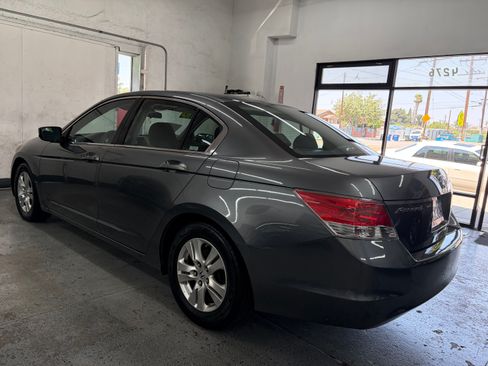 Used 2010 Honda Accord LX-P Sedan image 4