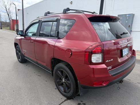 Used 2016 Jeep Compass Latitude image 4