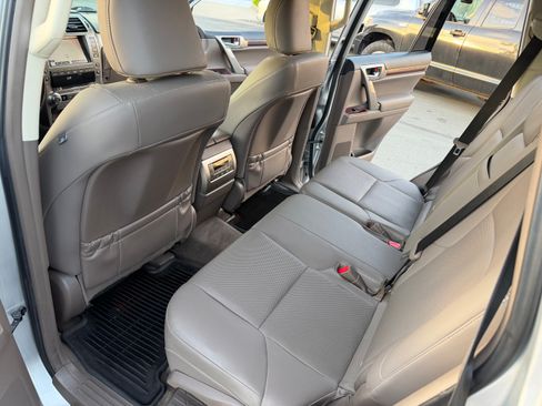 Used 2019 Lexus GX 460 image 20