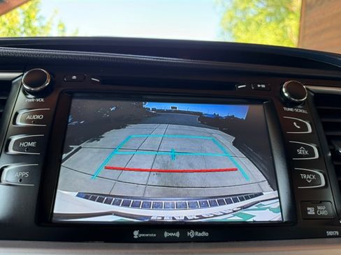 Used 2017 Toyota Highlander AWD V6 image 12