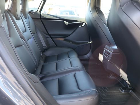 Used 2018 Tesla Model S 100D image 15
