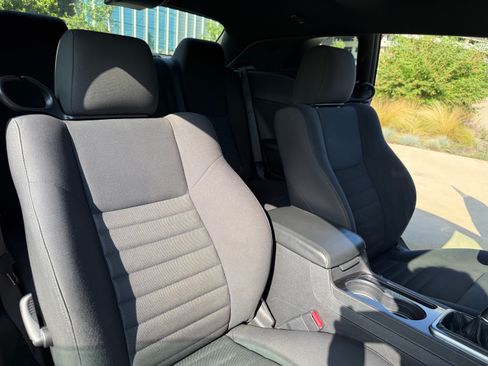 Used 2010 Dodge Challenger R/T image 5