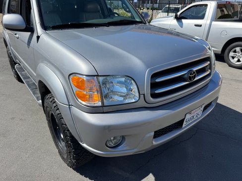 Used 2004 Toyota Sequoia Limited image 12