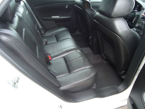 Used 2010 Chevrolet Malibu LTZ image 10