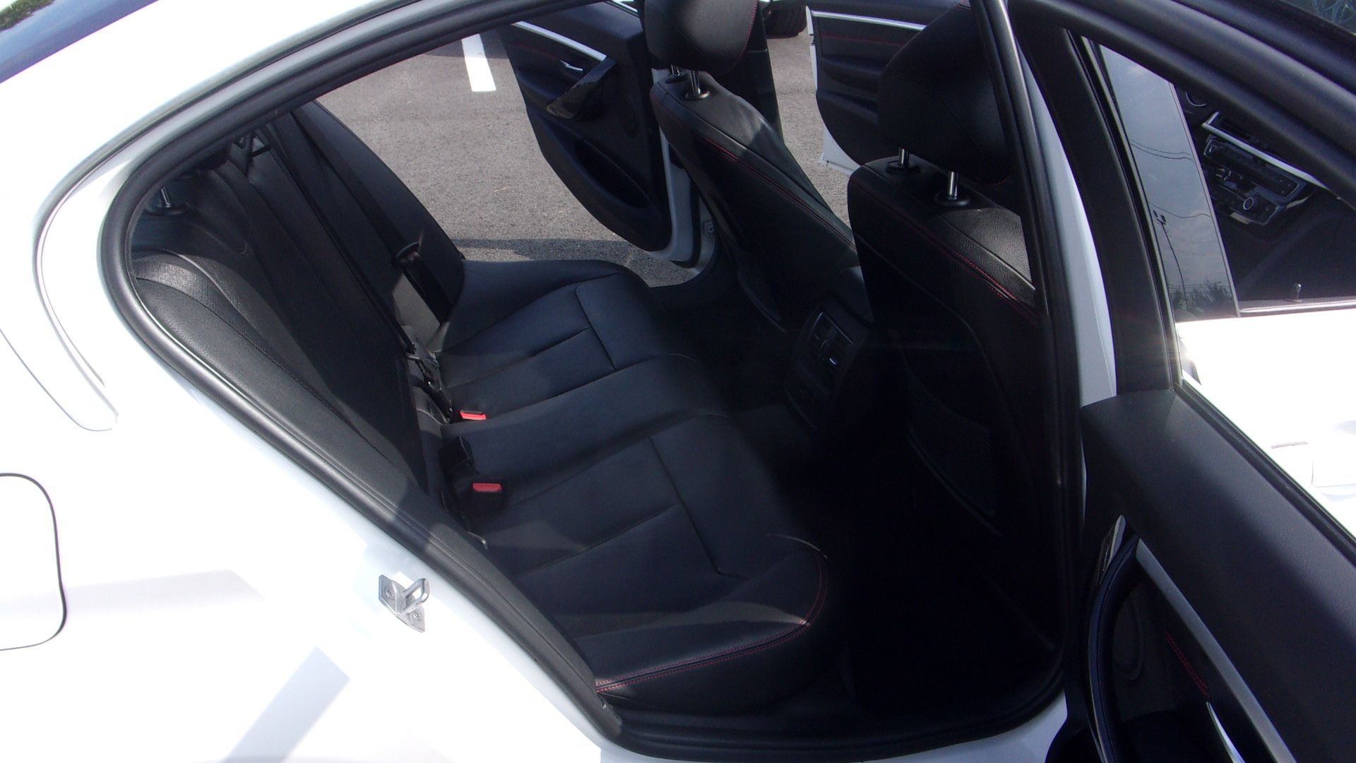 Used 2018 BMW 330i xDrive Sedan AWD/4WD image 23