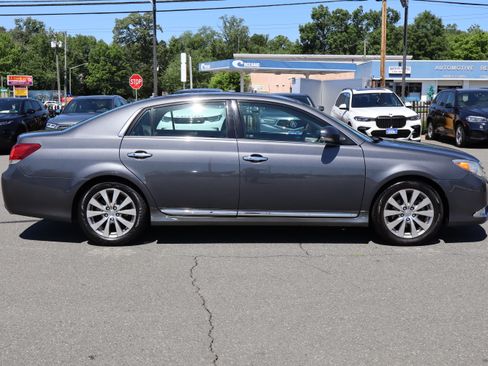 Used 2011 Toyota Avalon Limited FWD image 9