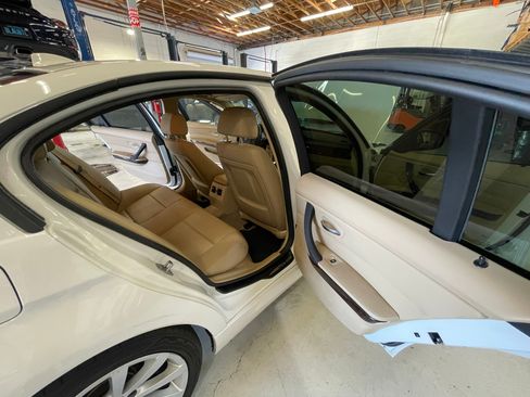 Used 2011 BMW 328i image 17