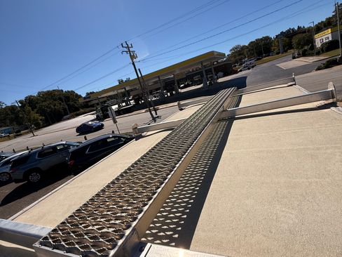 Used 2022 Ford E-350 and Econoline 350 image 32