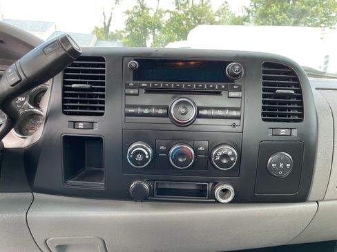 Used 2009 Chevrolet Silverado 3500 W/T image 9