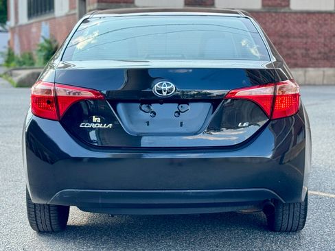 Used 2018 Toyota Corolla image 4