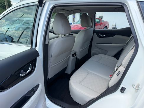 Used 2022 Nissan Rogue Sport AWD SV image 13